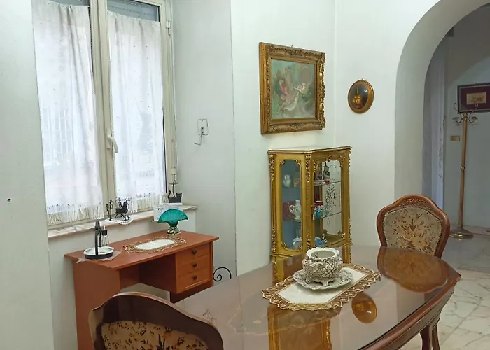 Da Francy Konukevi Napoli